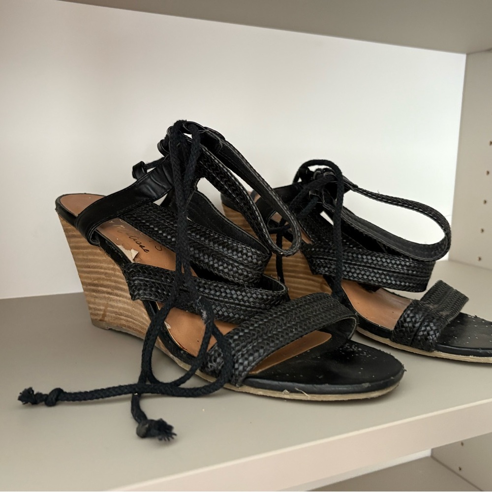 Stylish Black Wedge Sandals